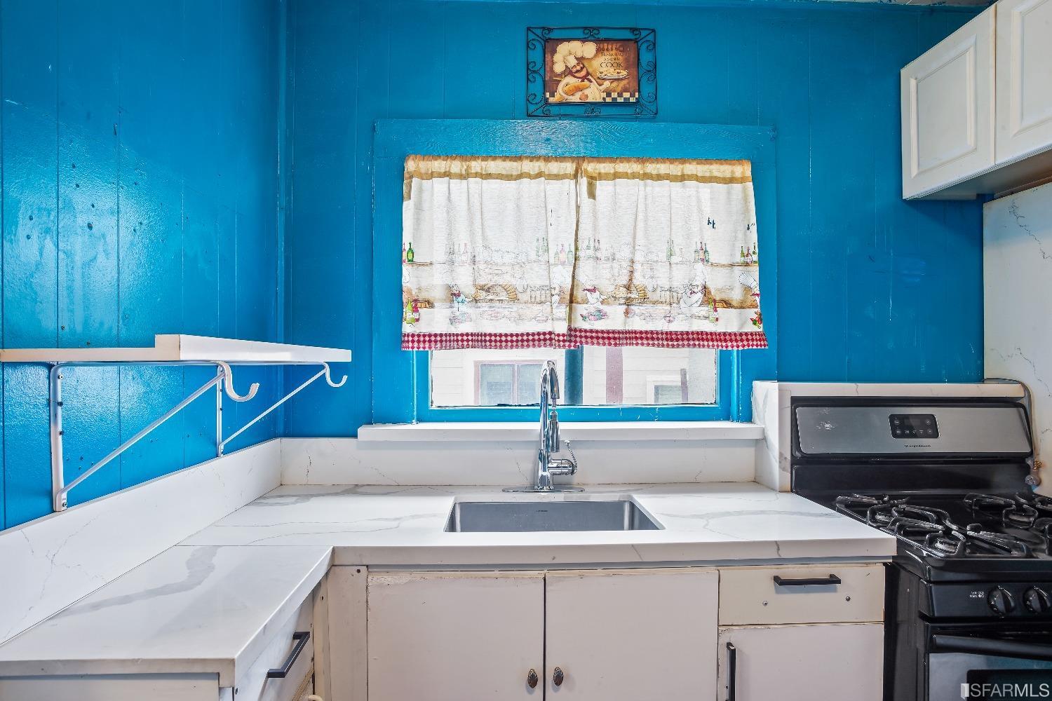 1215 Jamestown Avenue