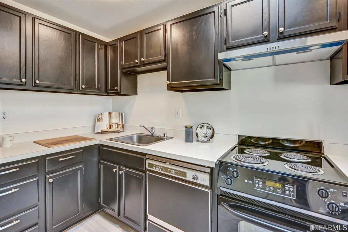 454 Lombard Street # 9