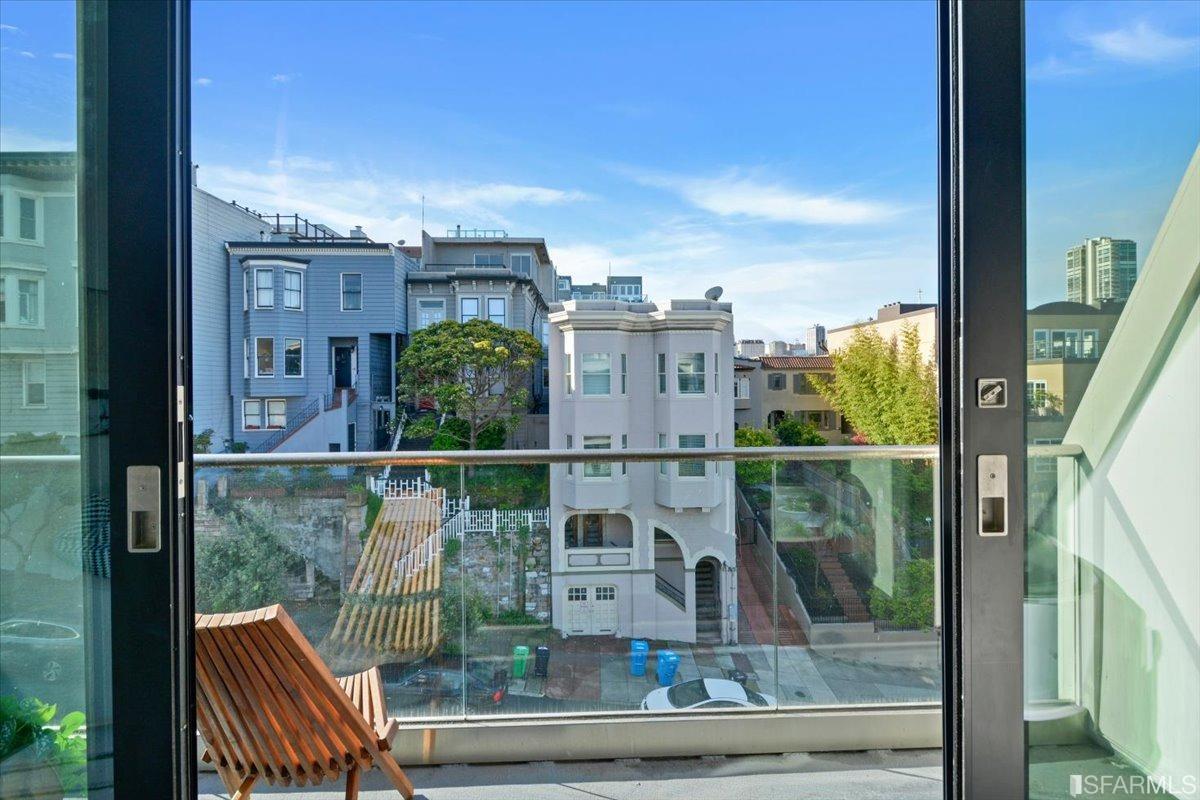 454 Lombard Street # 9