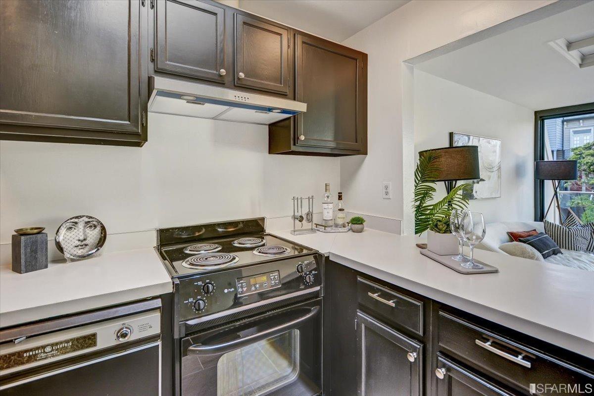 454 Lombard Street # 9