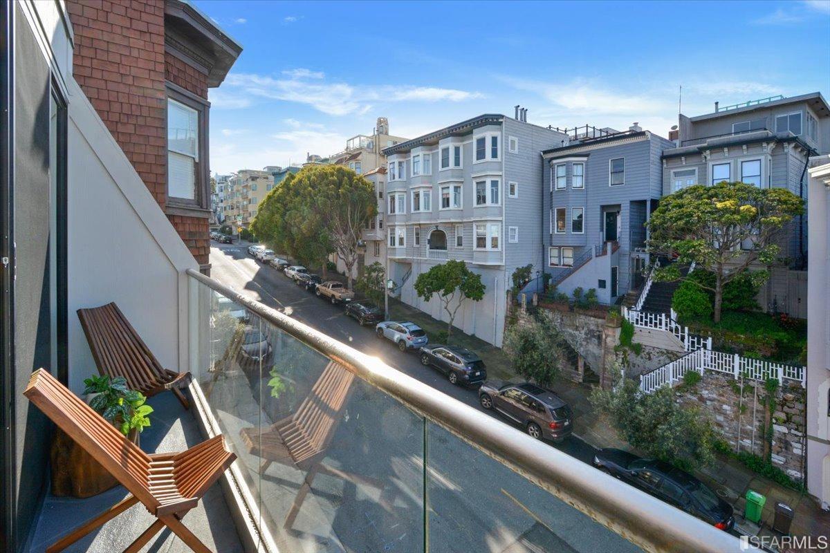 454 Lombard Street # 9