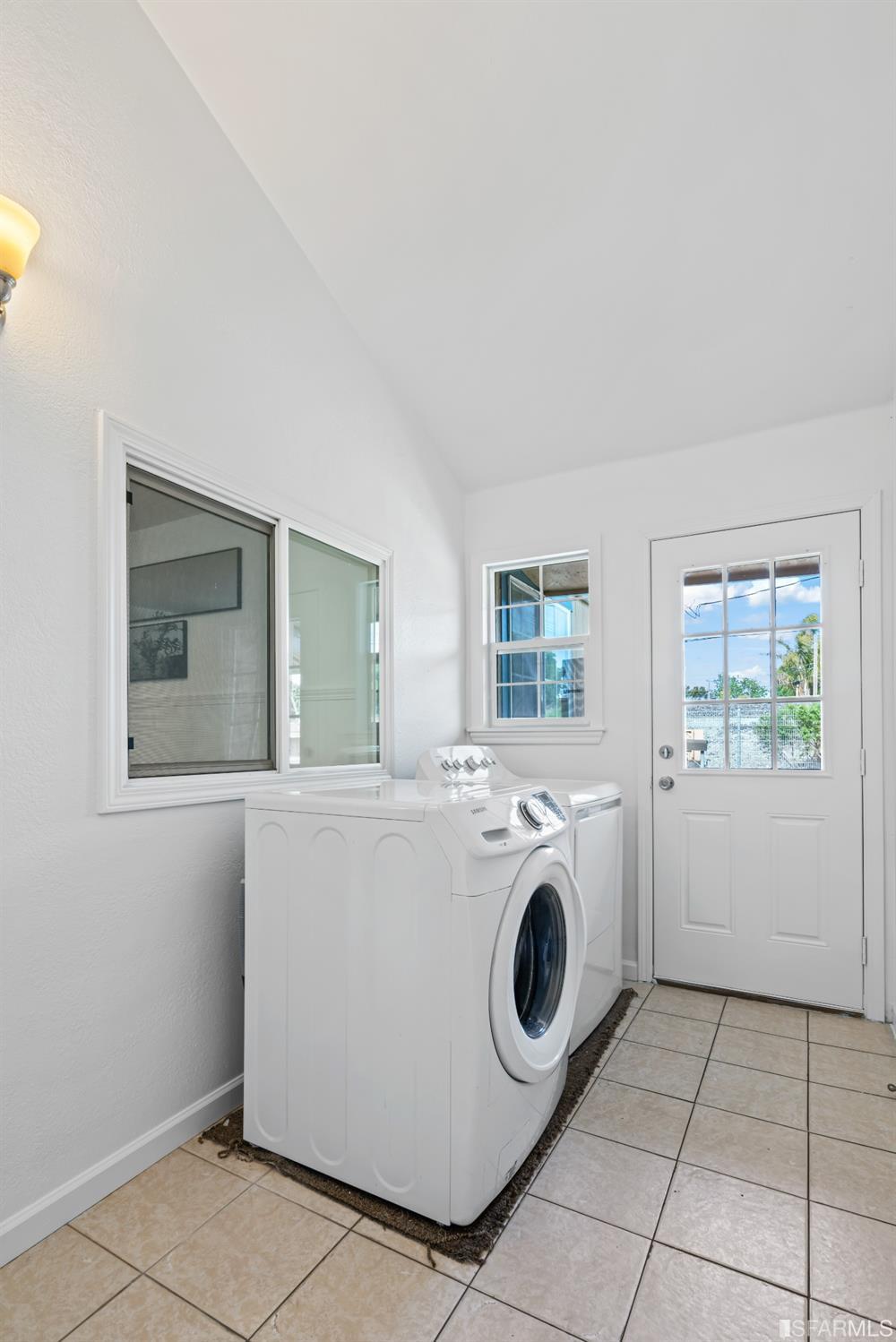 111 N Railroad Avenue