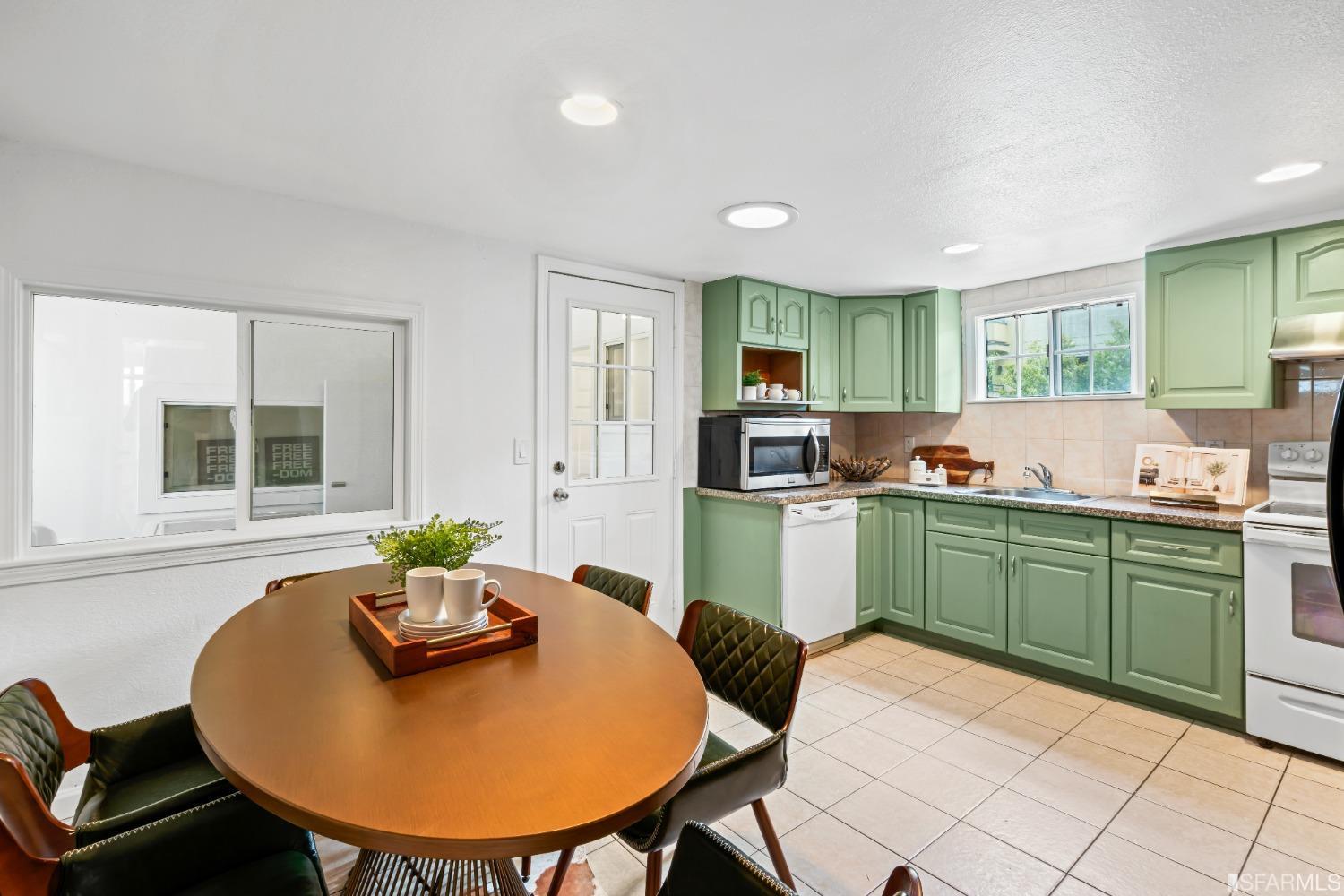 111 N Railroad Avenue