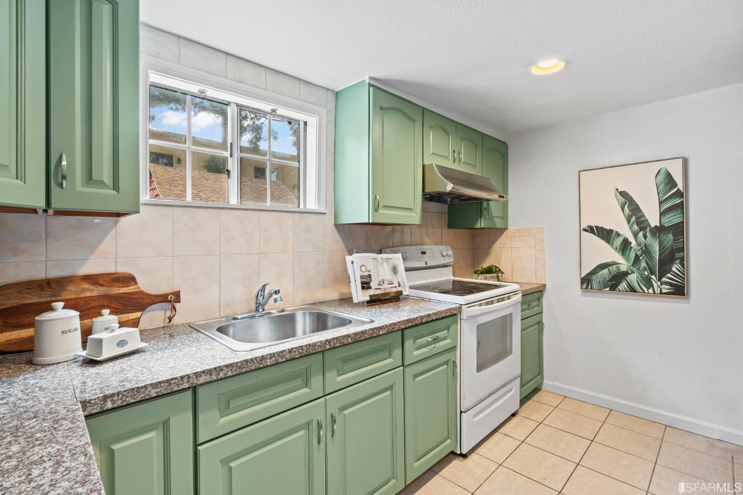 111 N Railroad Avenue