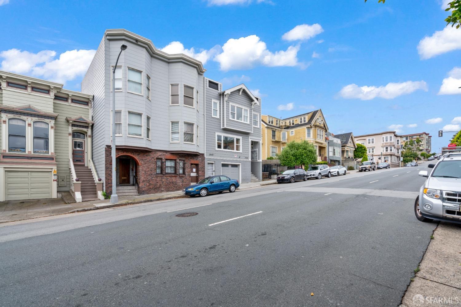 2855 Bush Street