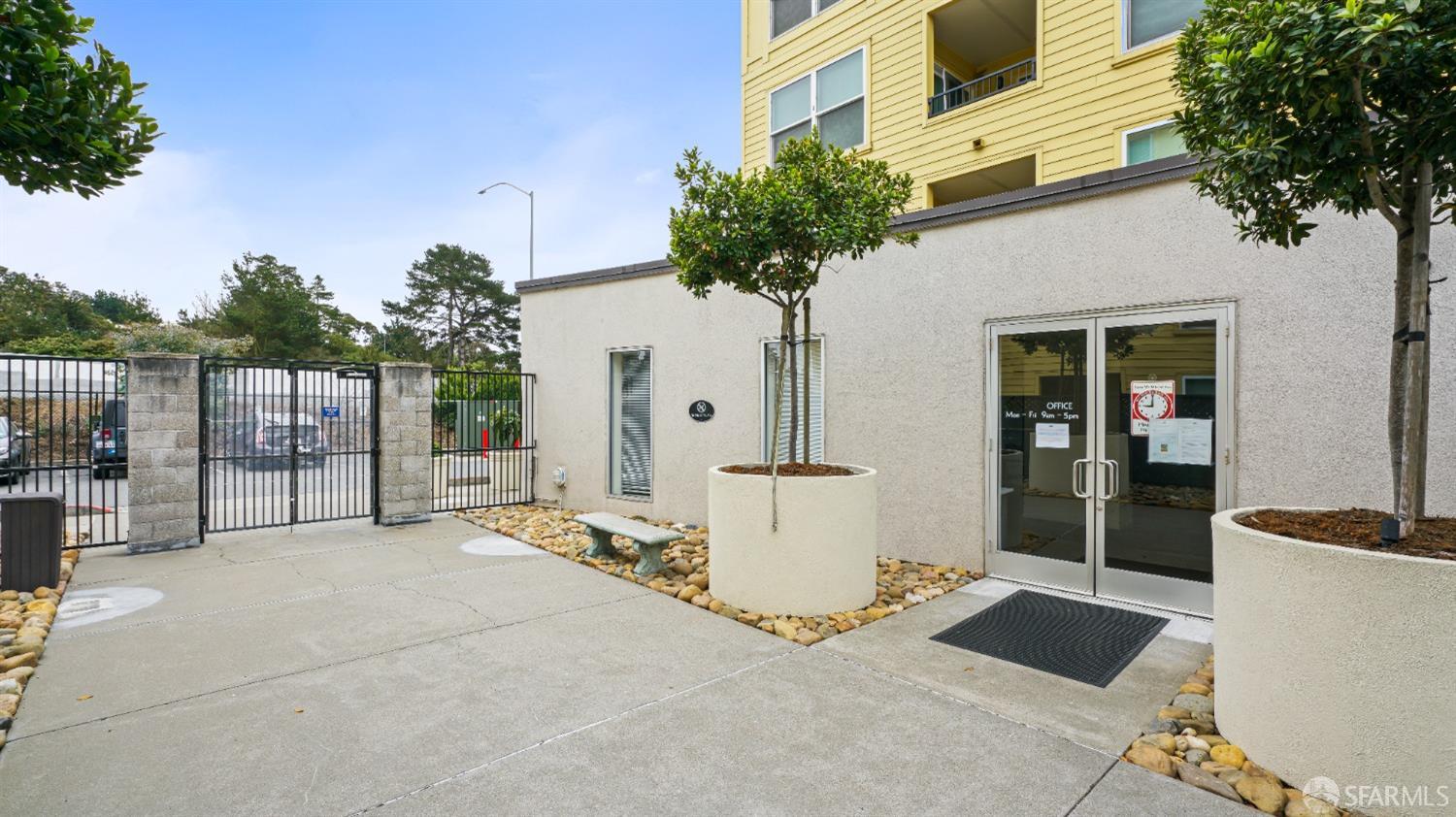 8100 Oceanview Terrace # 114