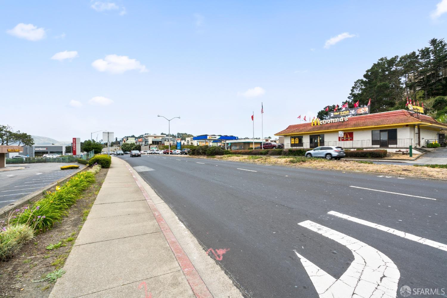 641 Del Monte Avenue