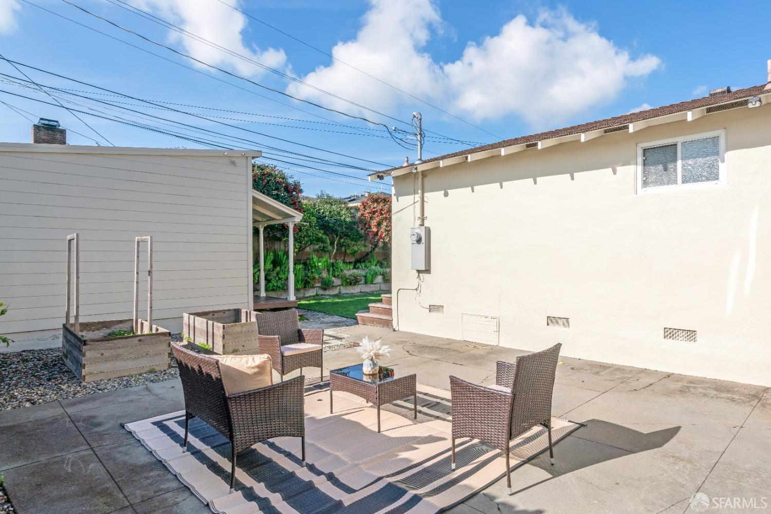 641 Del Monte Avenue