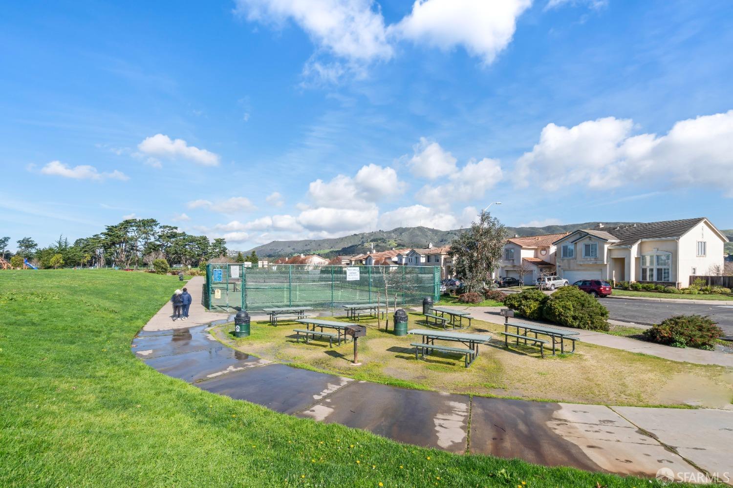 641 Del Monte Avenue