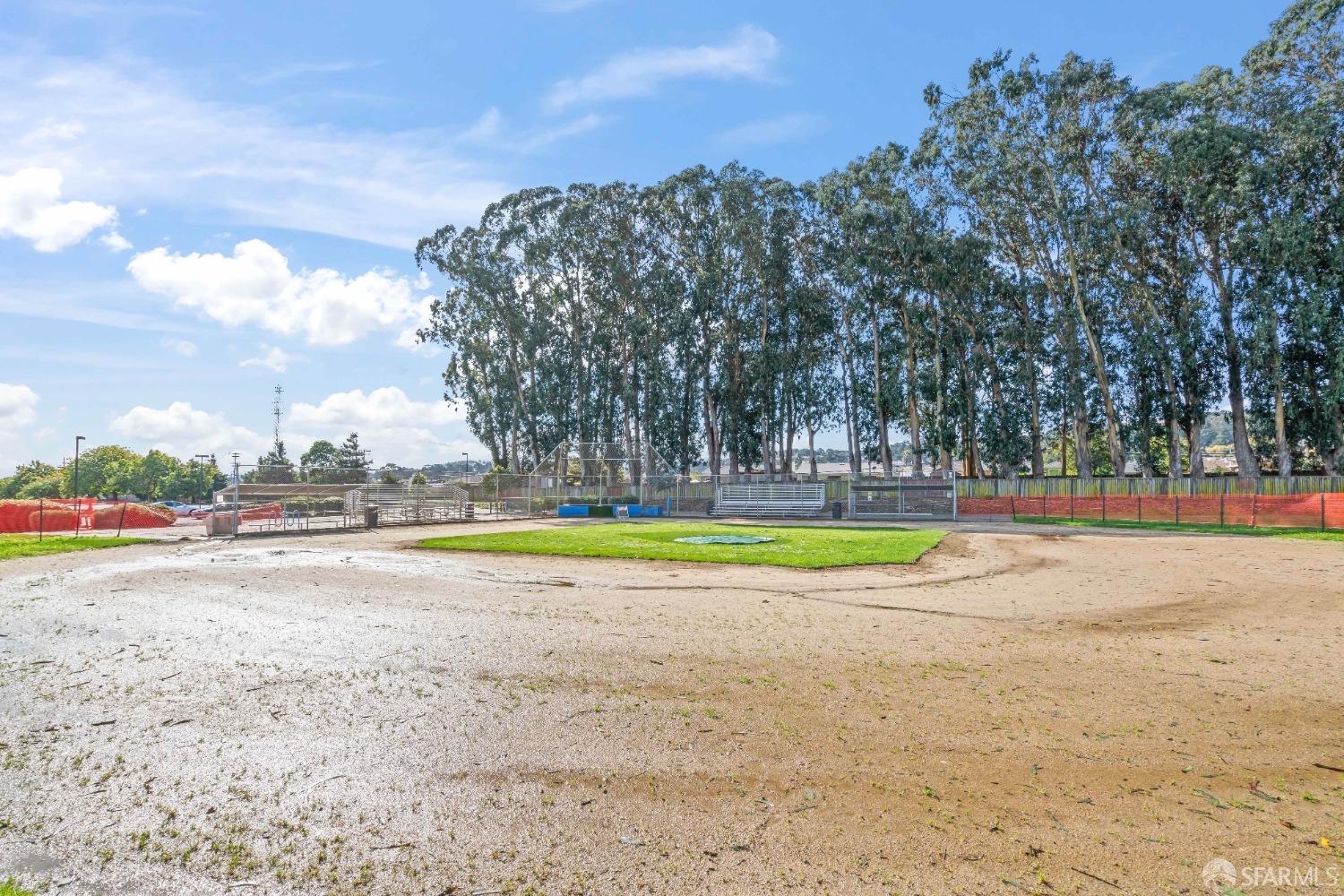 641 Del Monte Avenue