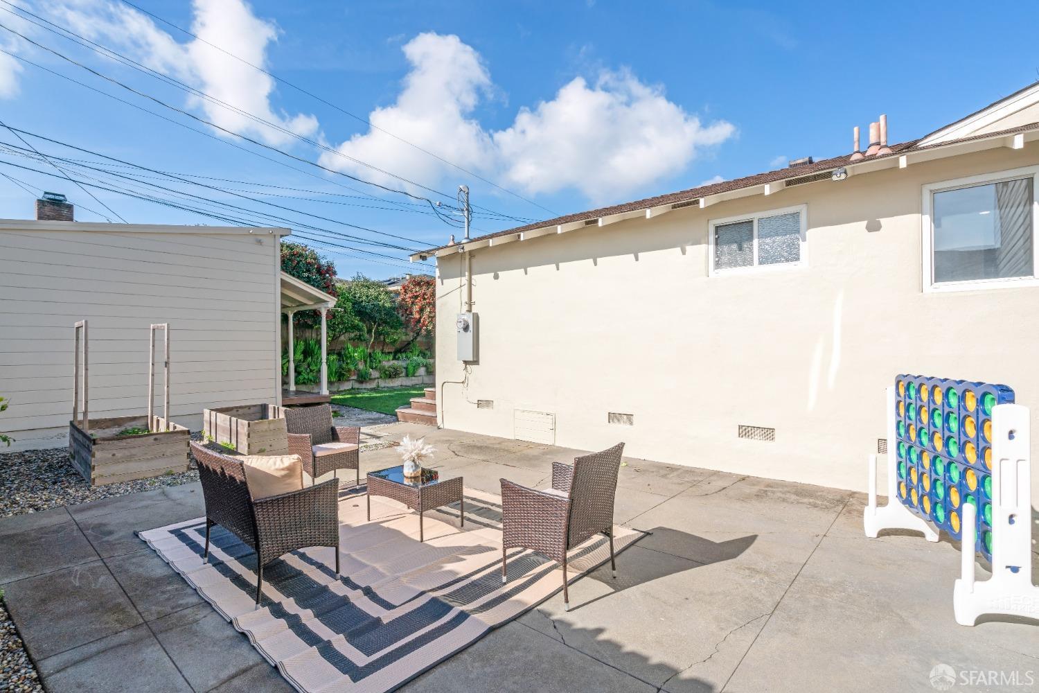 641 Del Monte Avenue