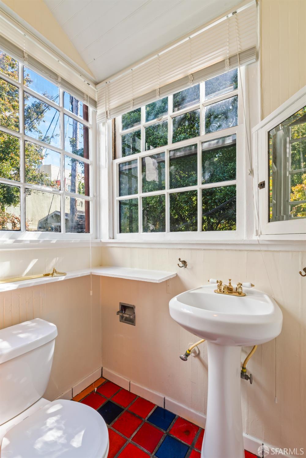 2332 California Street