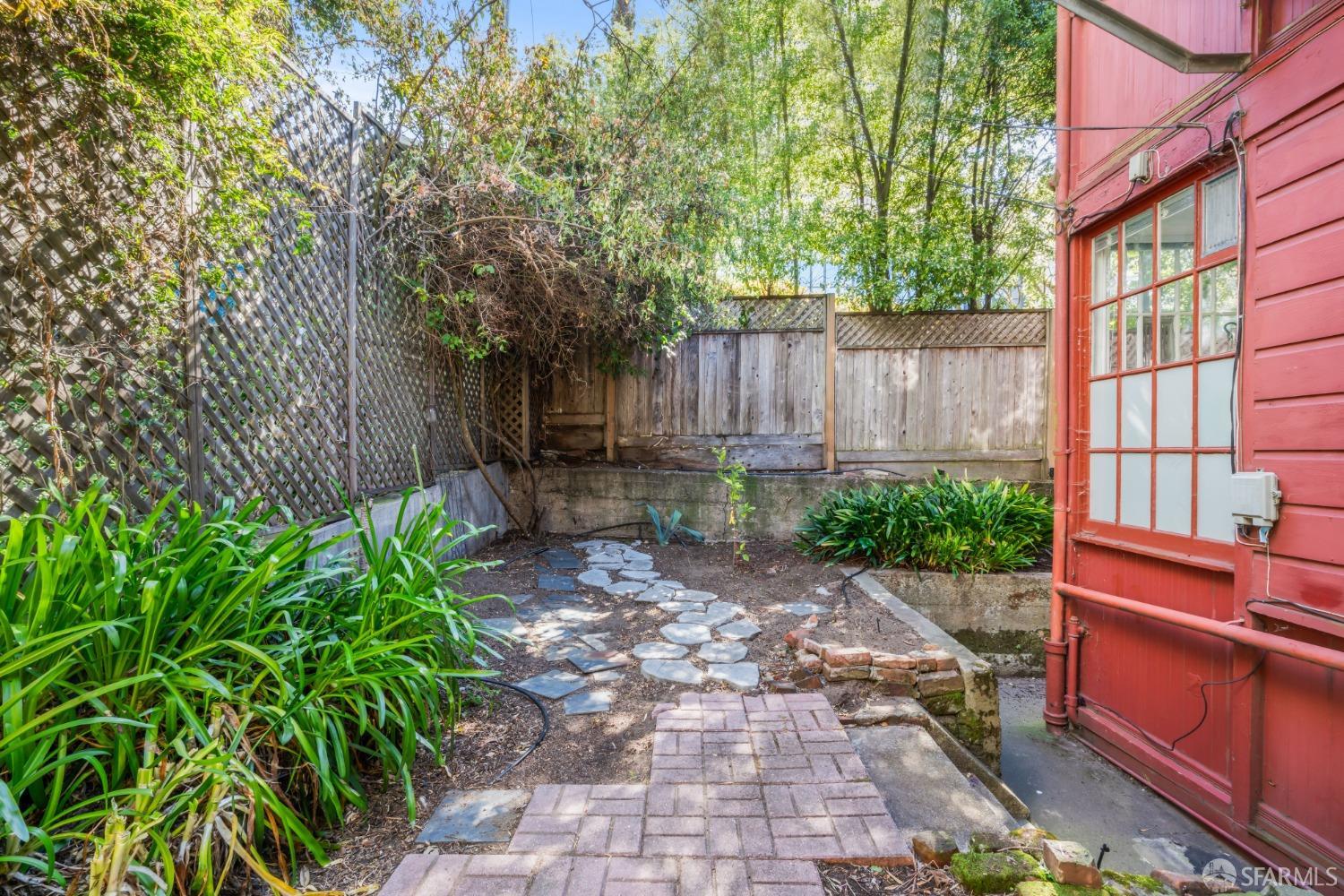 2332 California Street