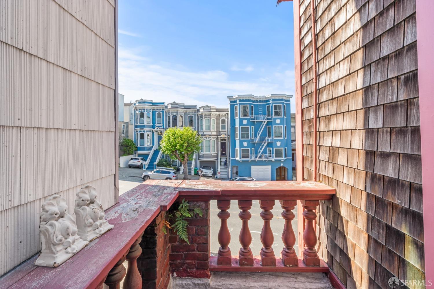 2332 California Street