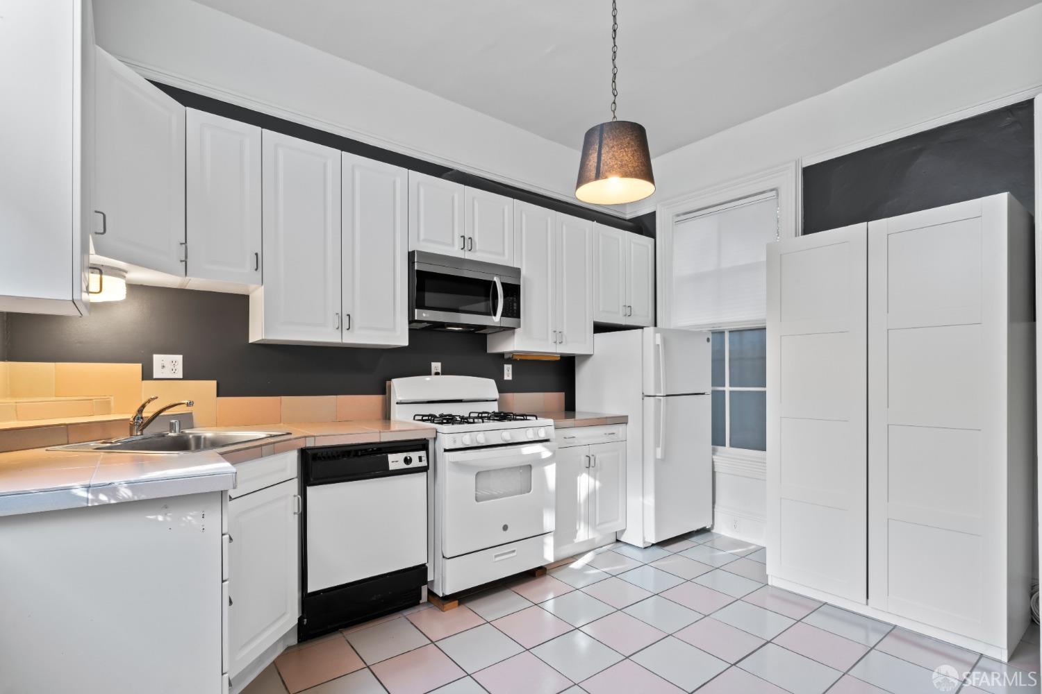 2332 California Street