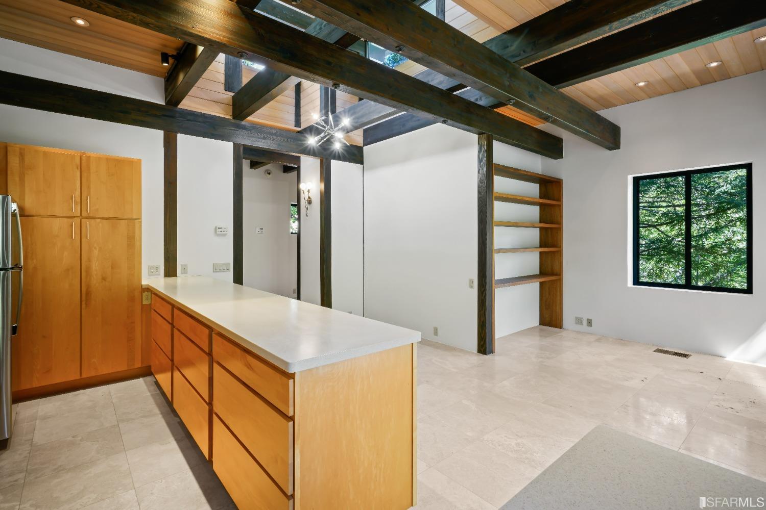 1350 Grand View Drive