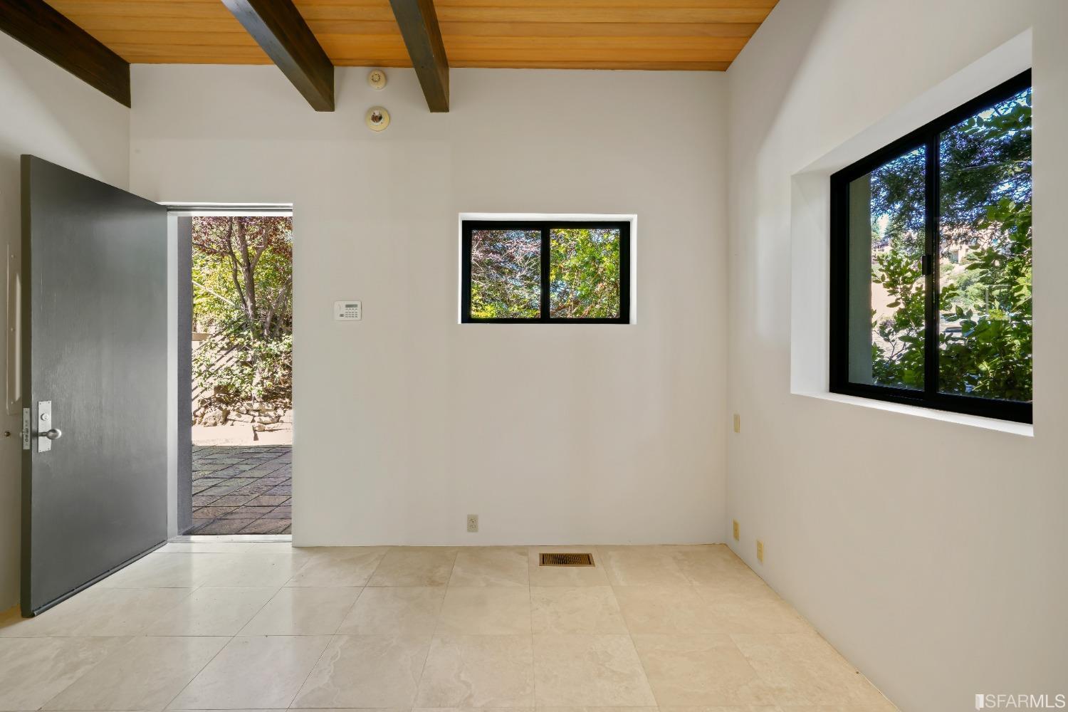 1350 Grand View Drive