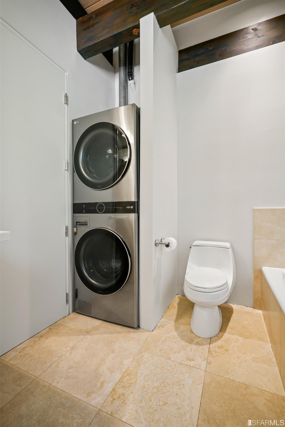 1350 Grand View Drive