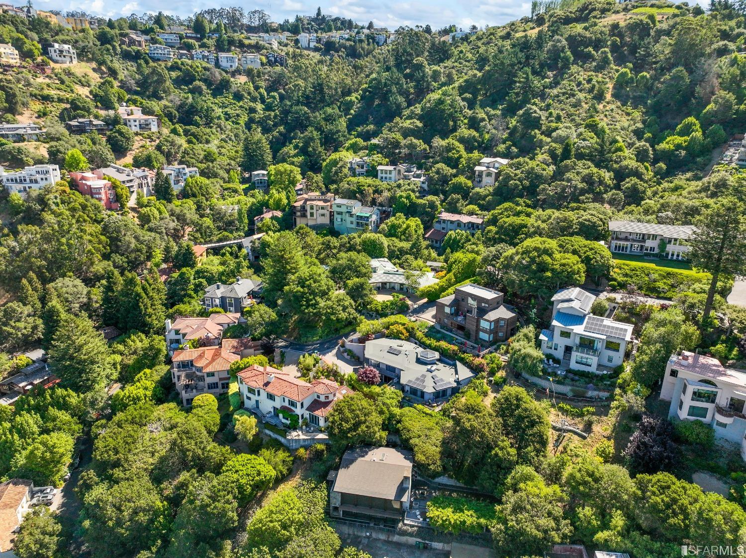 1350 Grand View Drive