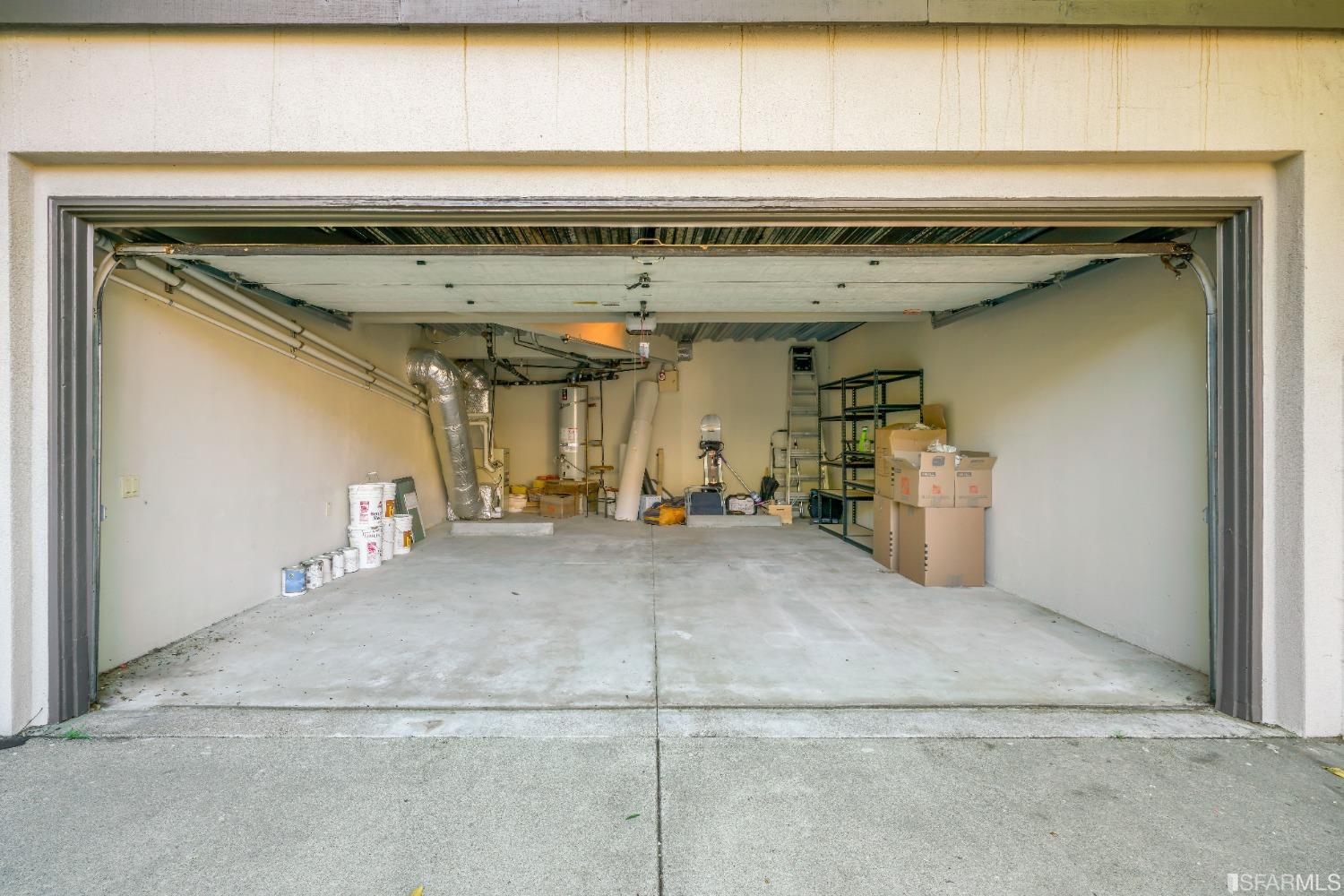 1350 Grand View Drive