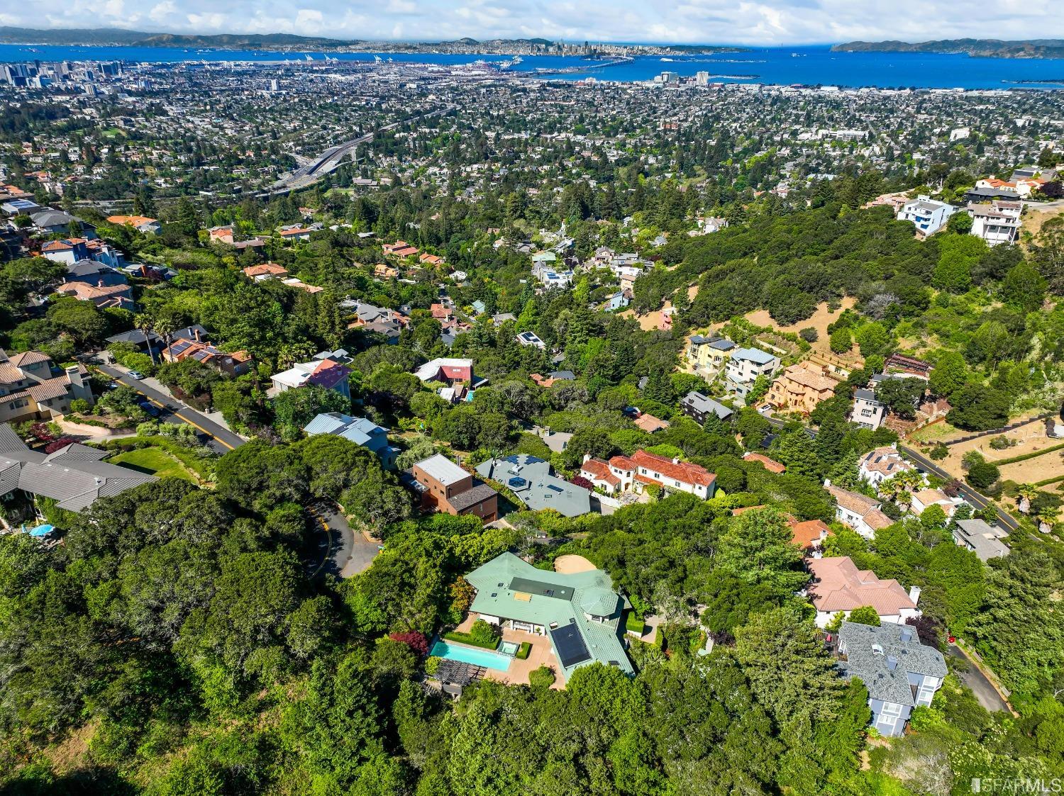 1350 Grand View Drive