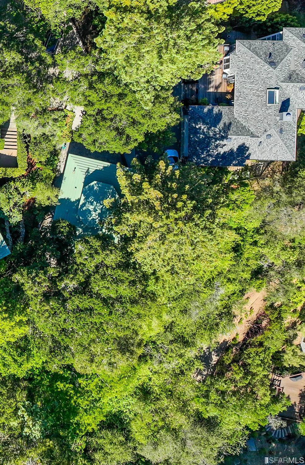 1350 Grand View Drive