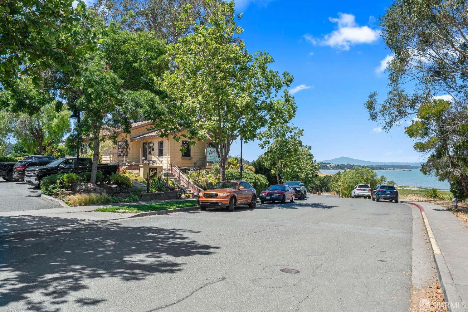 1870 John Muir Parkway