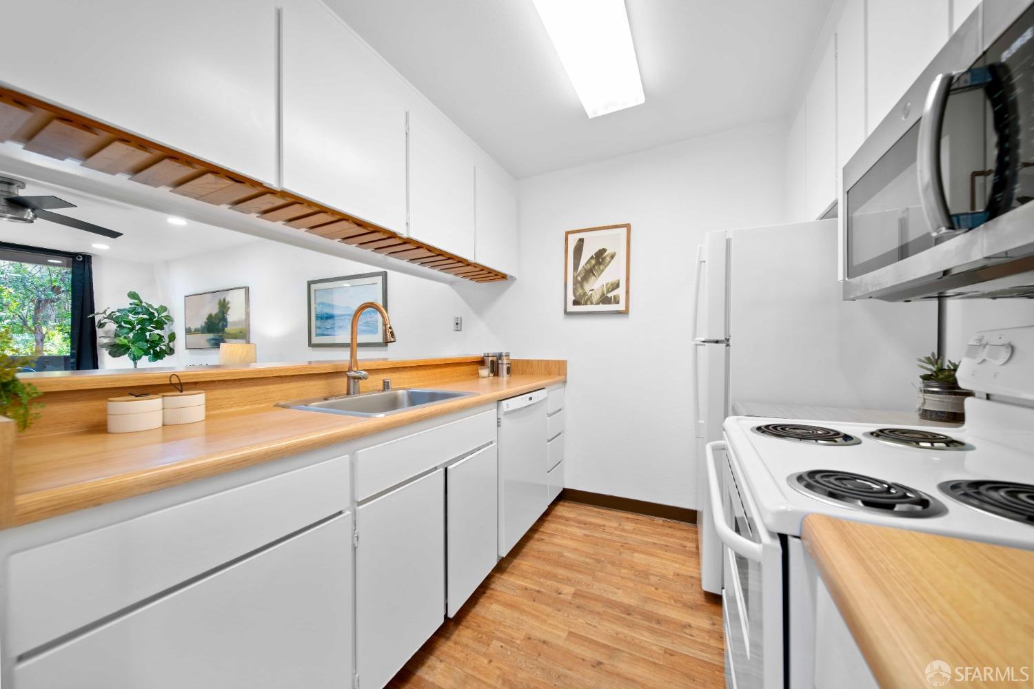 6102 Shelter Creek Lane