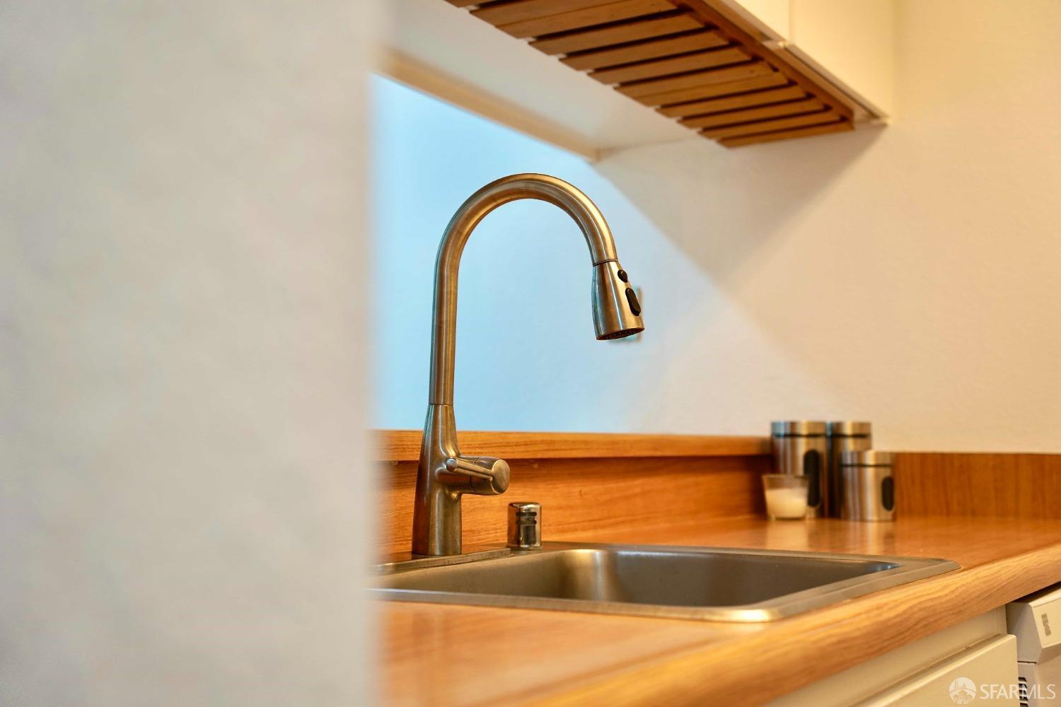 6102 Shelter Creek Lane