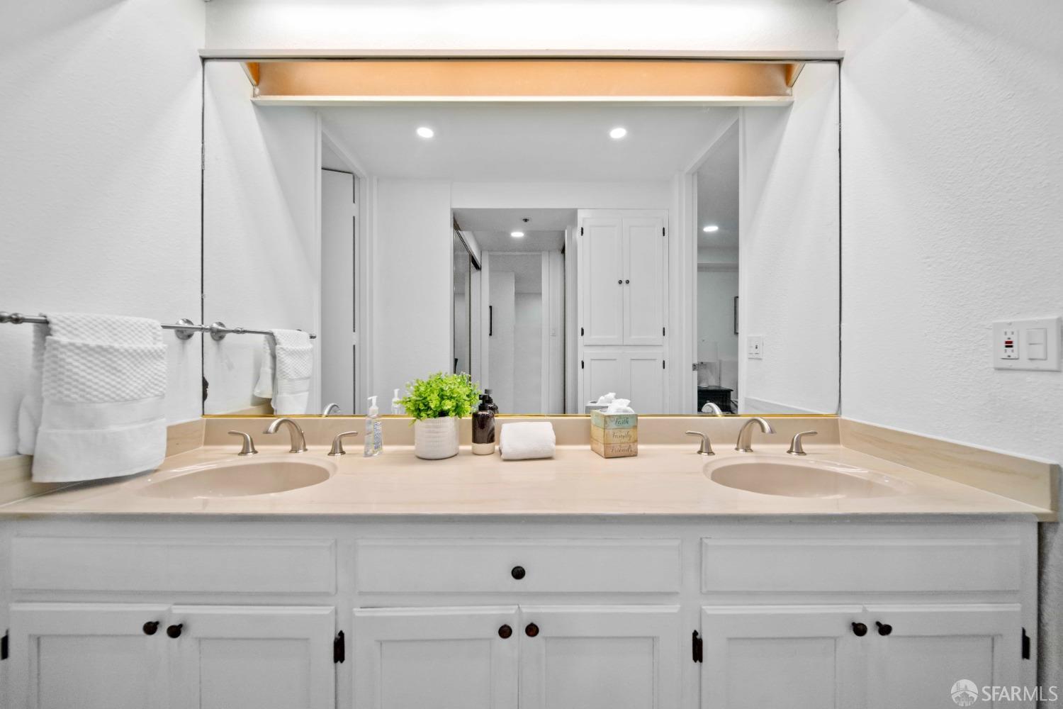 6102 Shelter Creek Lane