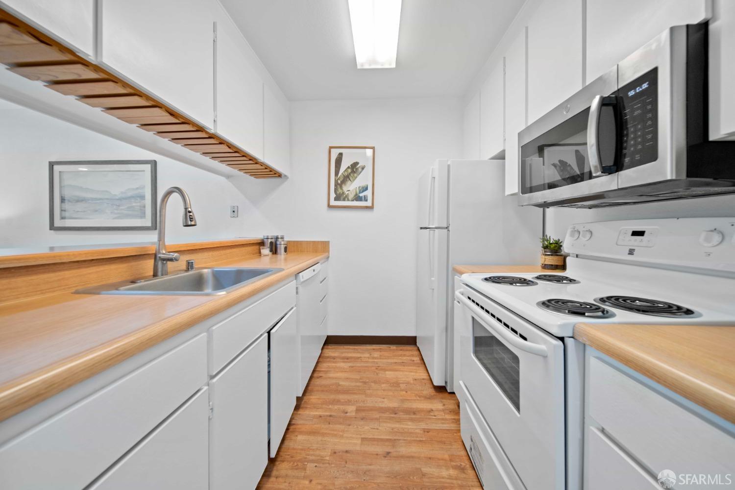 6102 Shelter Creek Lane