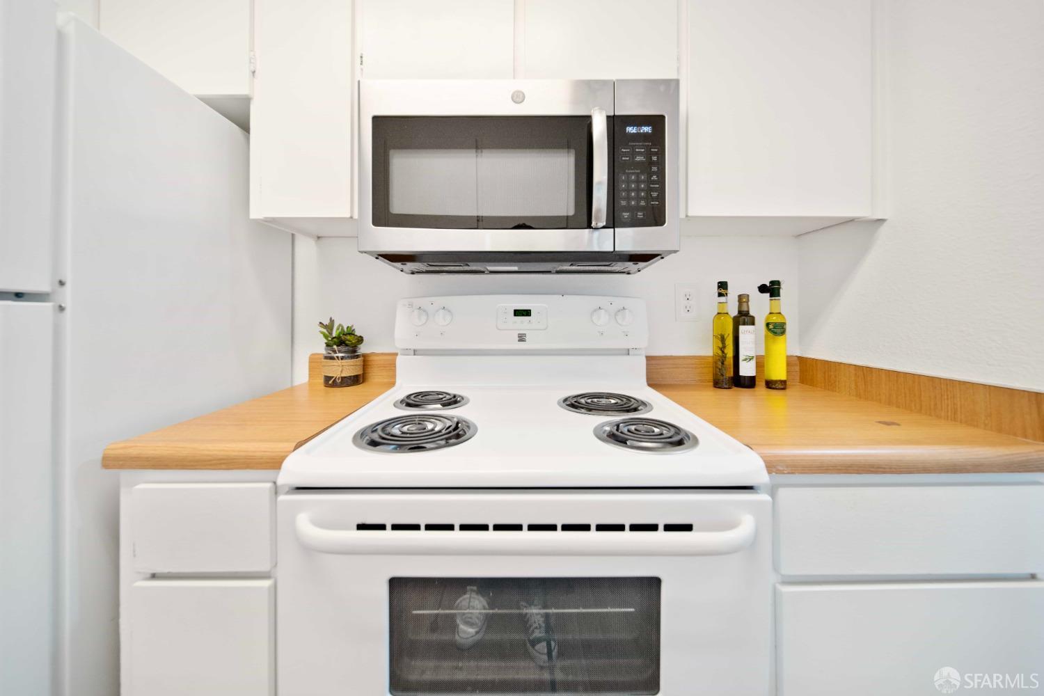 6102 Shelter Creek Lane