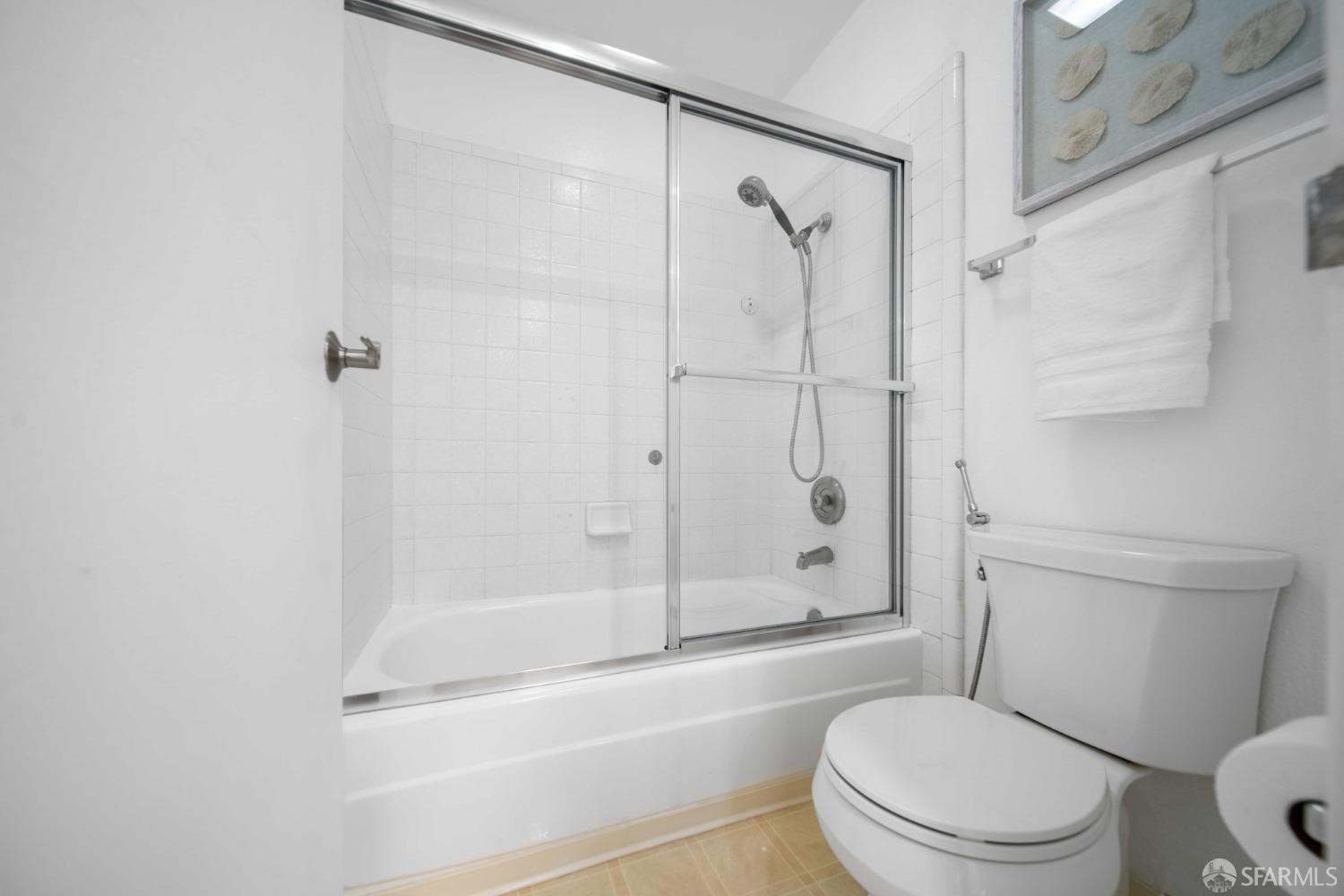 6102 Shelter Creek Lane