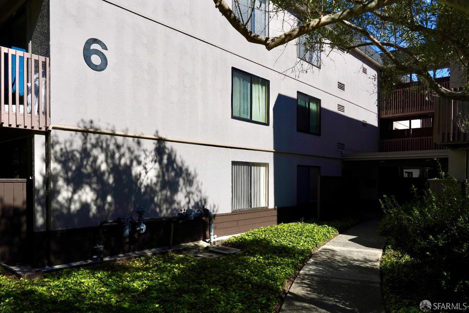 6102 Shelter Creek Lane