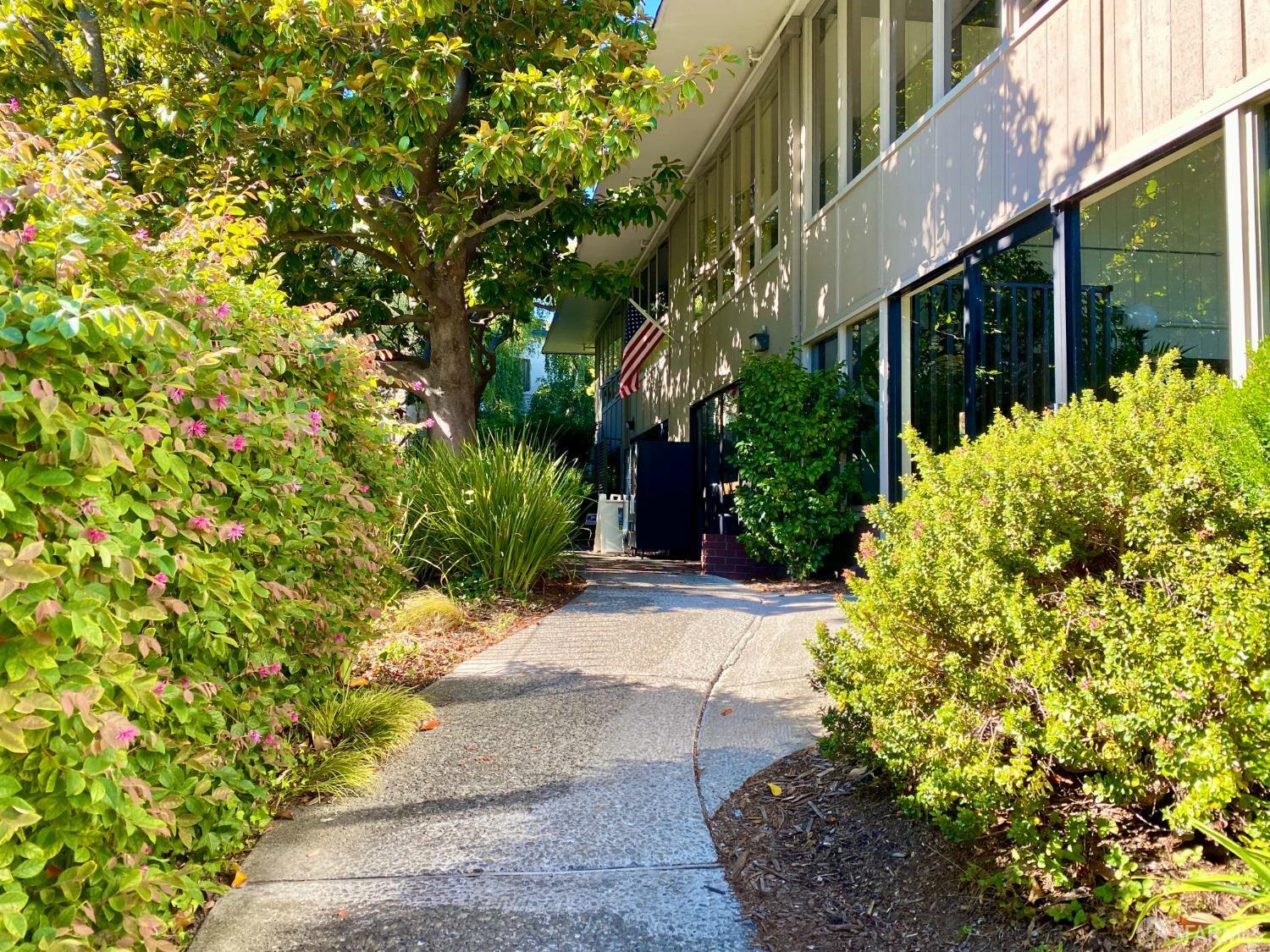 6102 Shelter Creek Lane