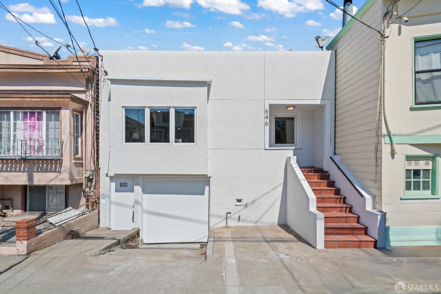 646 Paris Street