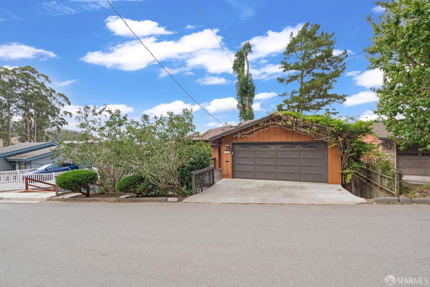 1669 Higgins Way