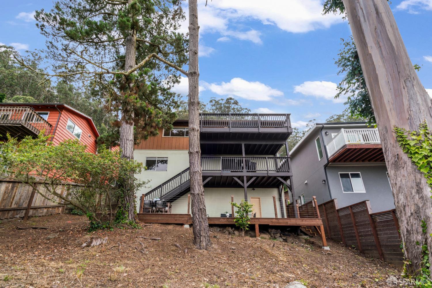 1669 Higgins Way