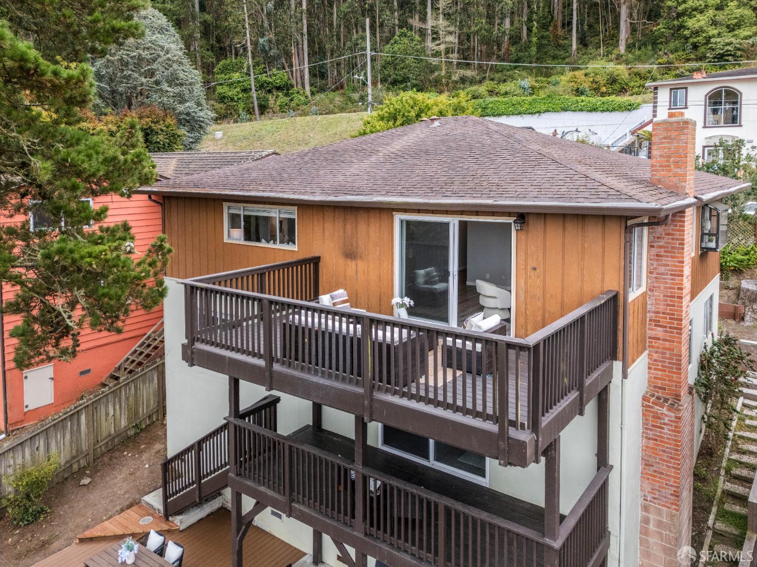 1669 Higgins Way