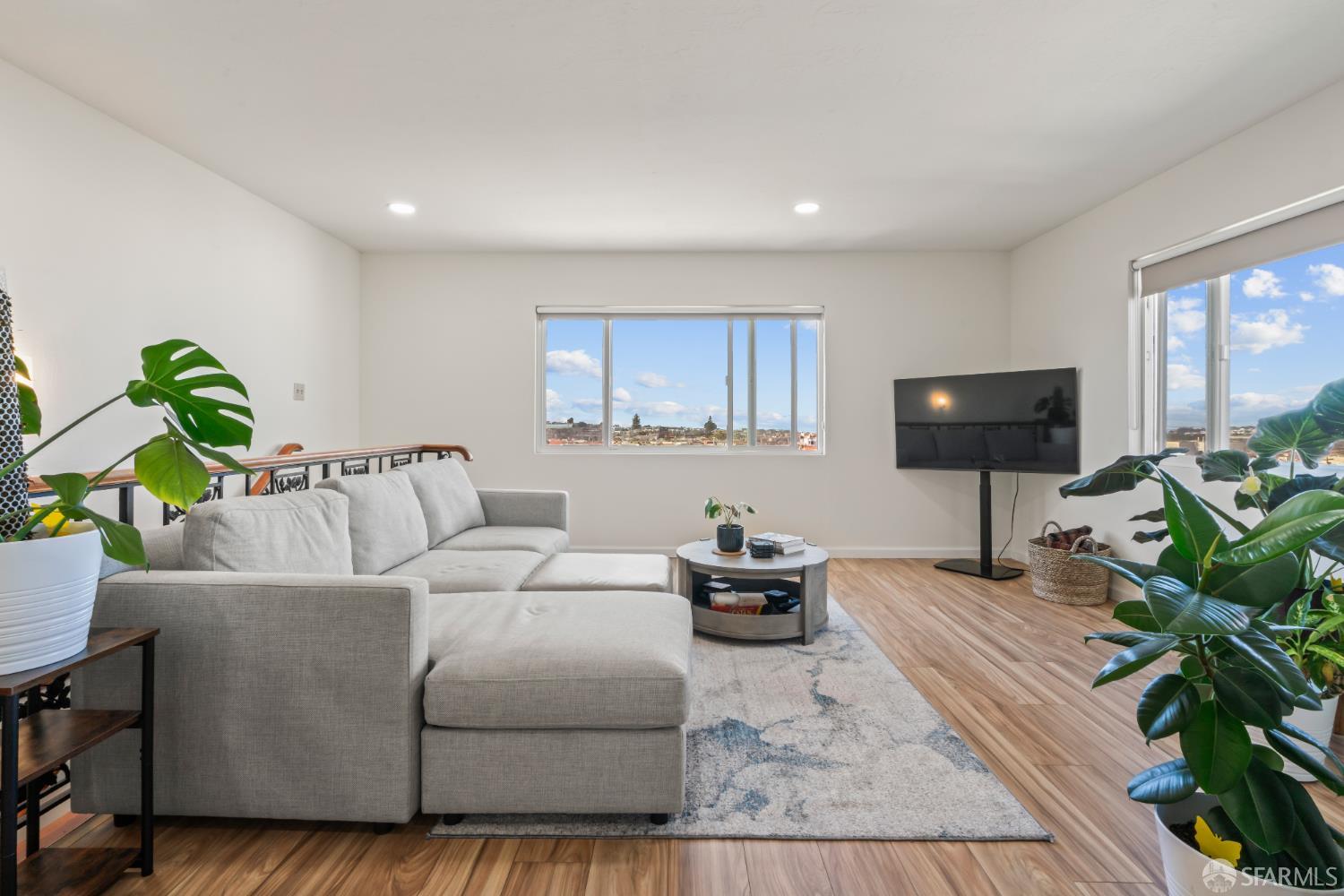 1551-1551A 20th Avenue