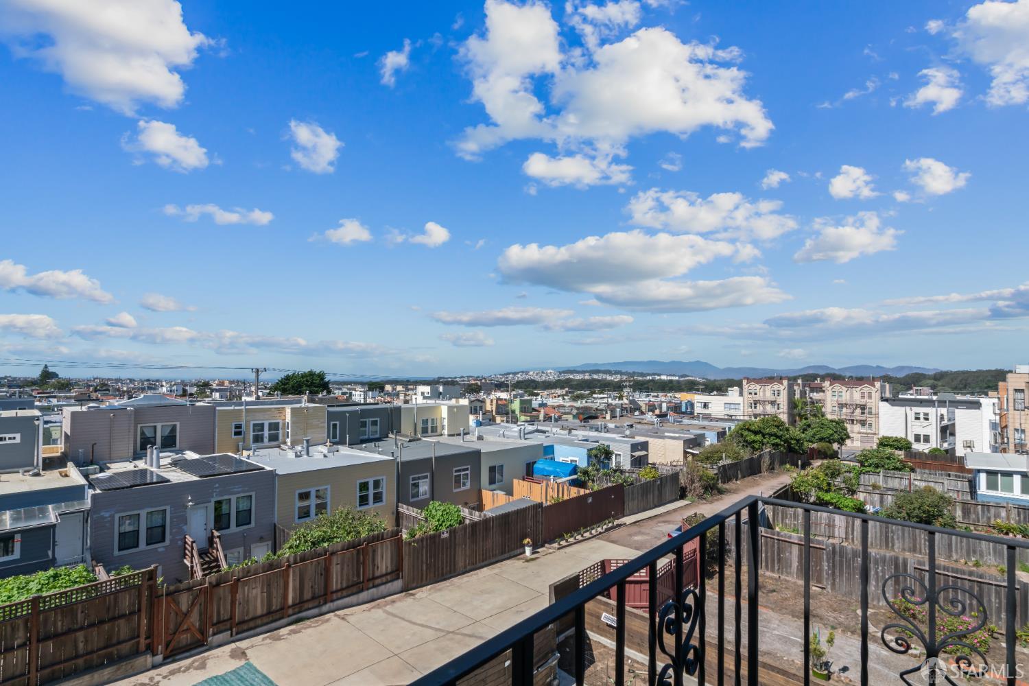 1551-1551A 20th Avenue