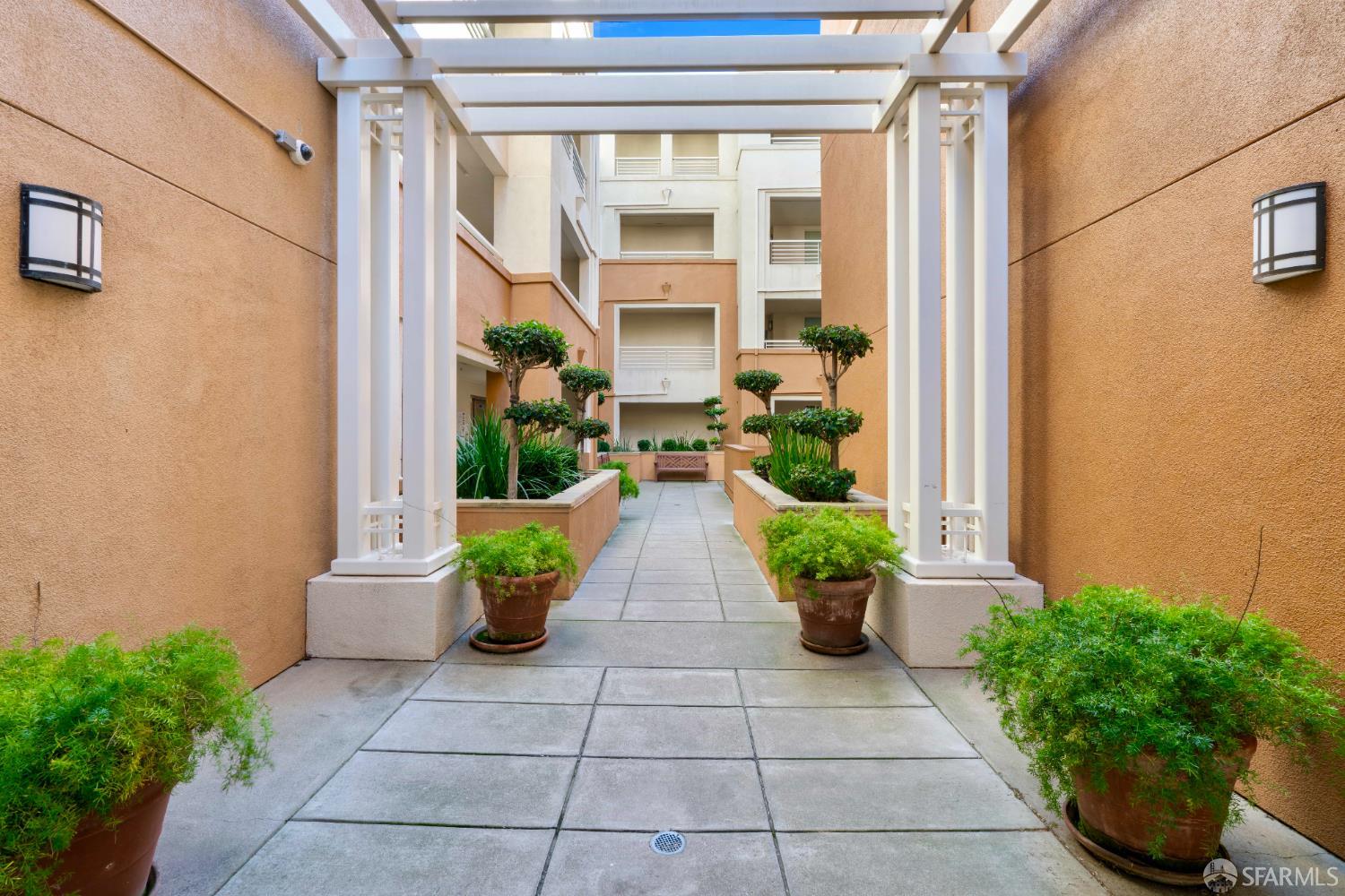 1 Crescent Way # 1215