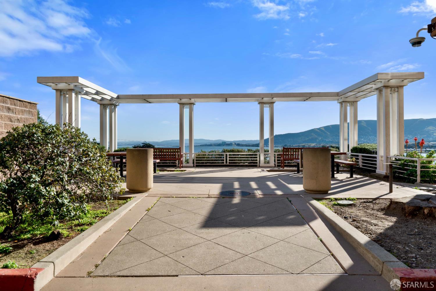 1 Crescent Way # 1215