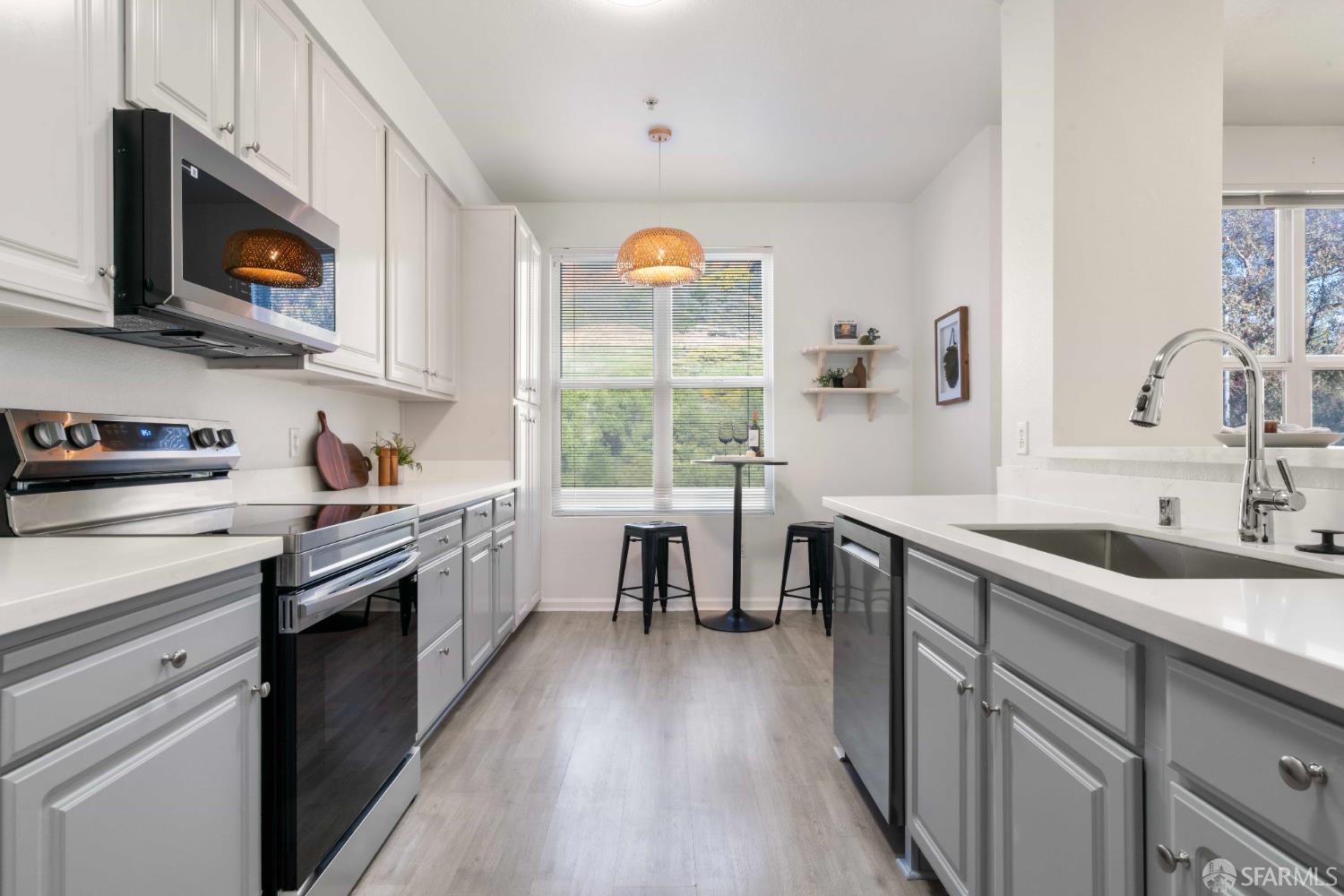 1 Crescent Way # 1215