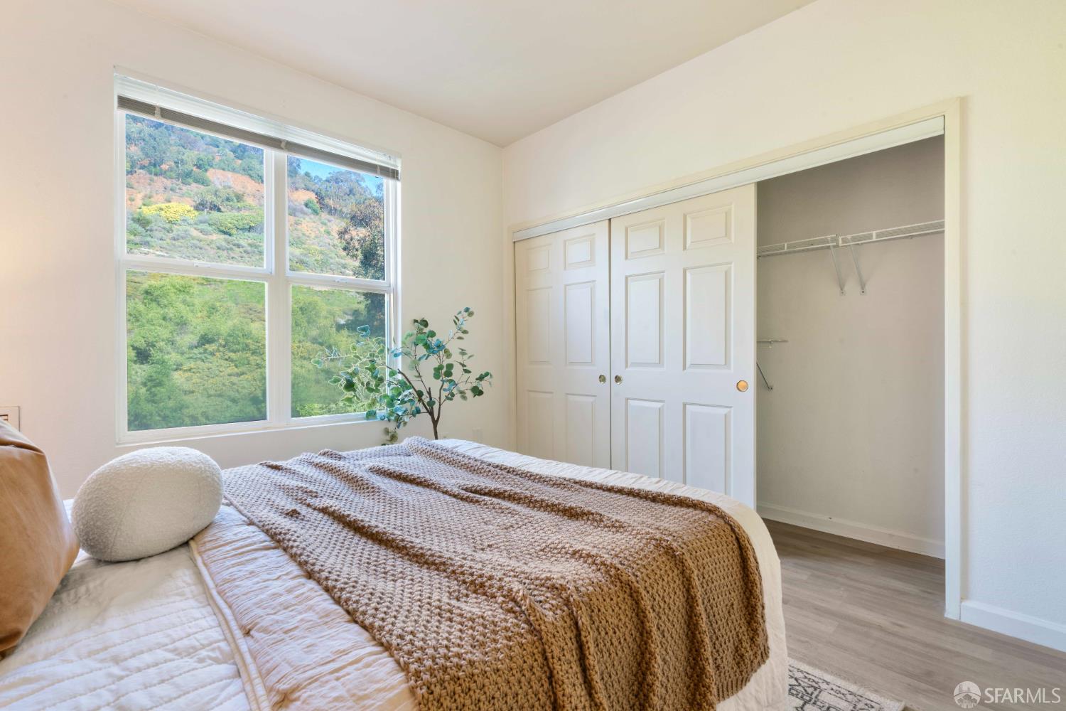 1 Crescent Way # 1215