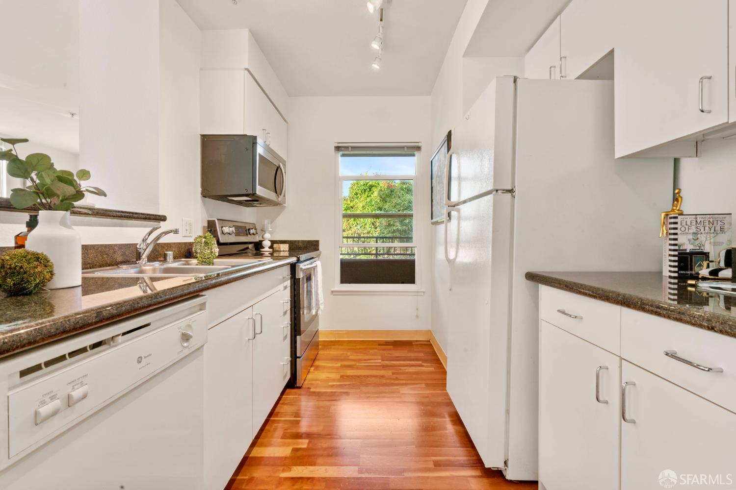 8400 Oceanview Terrace # 208