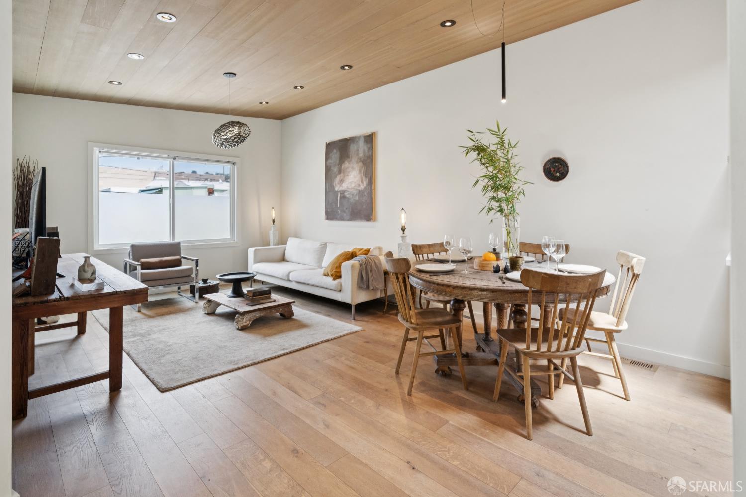 1515 Van Dyke Avenue