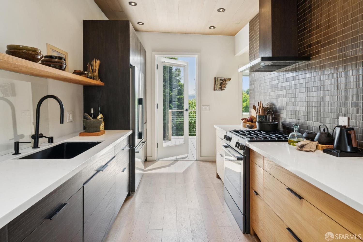 1515 Van Dyke Avenue