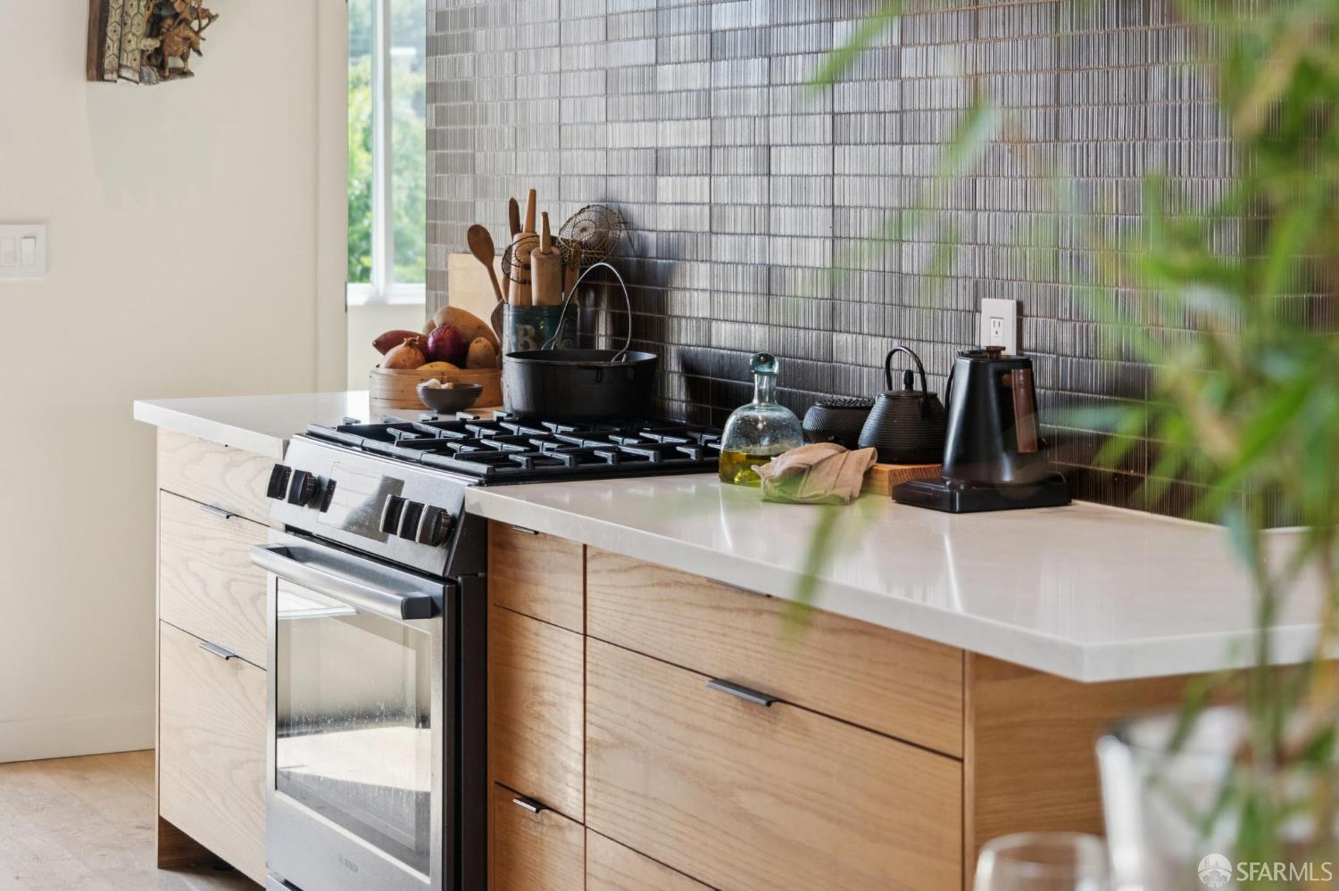 1515 Van Dyke Avenue