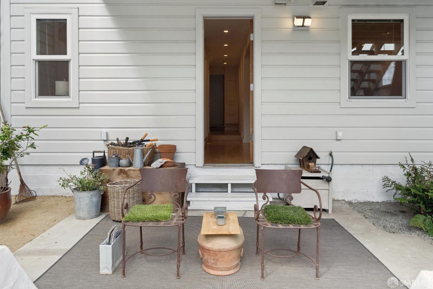 1515 Van Dyke Avenue